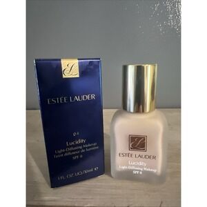 Estée Lauder Lucidity Light Diffusing 2C2 Neutral Beige  New In Box
